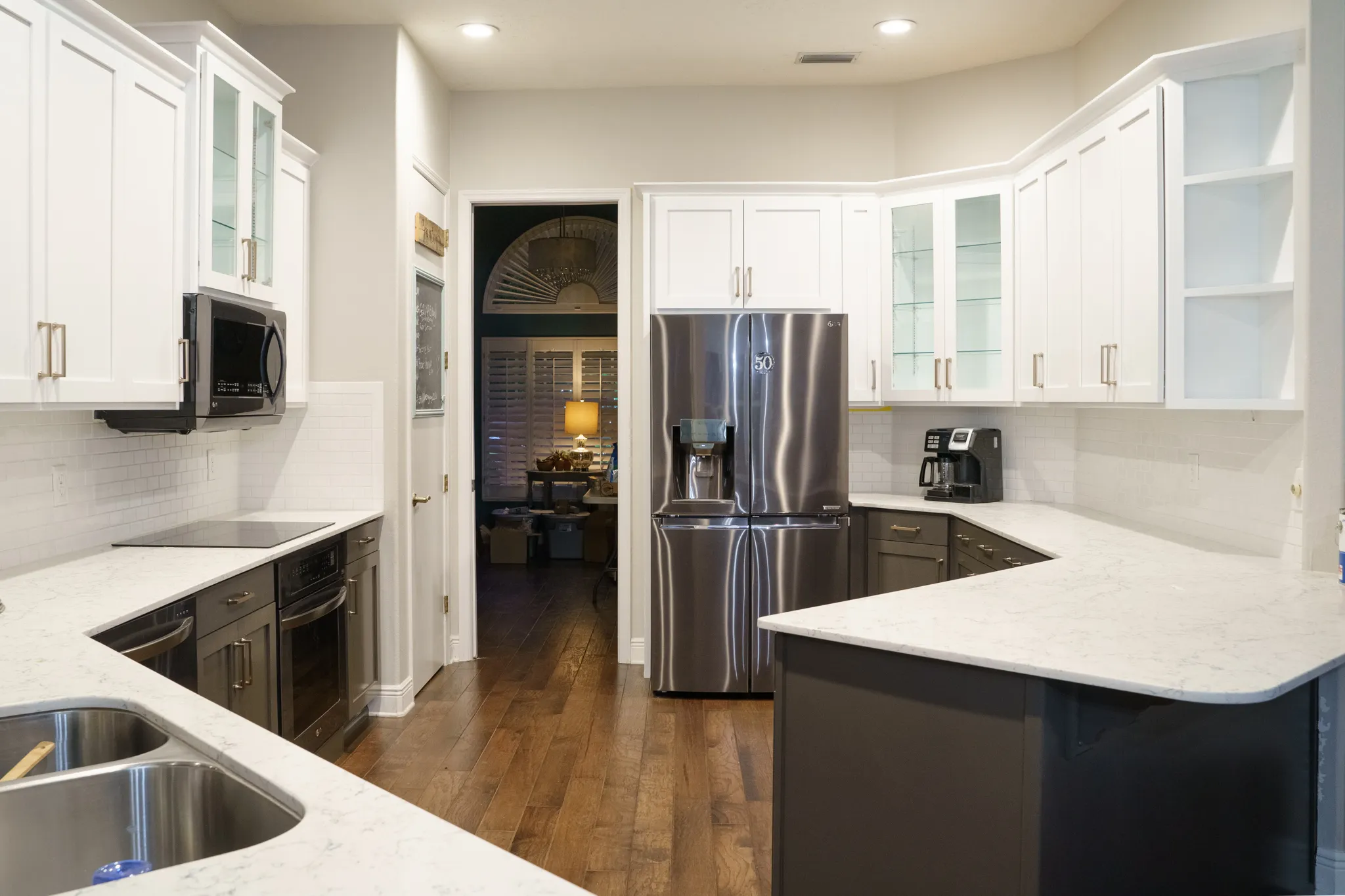 A St. Petersburg kitchen Premier refaced with white shaker doors