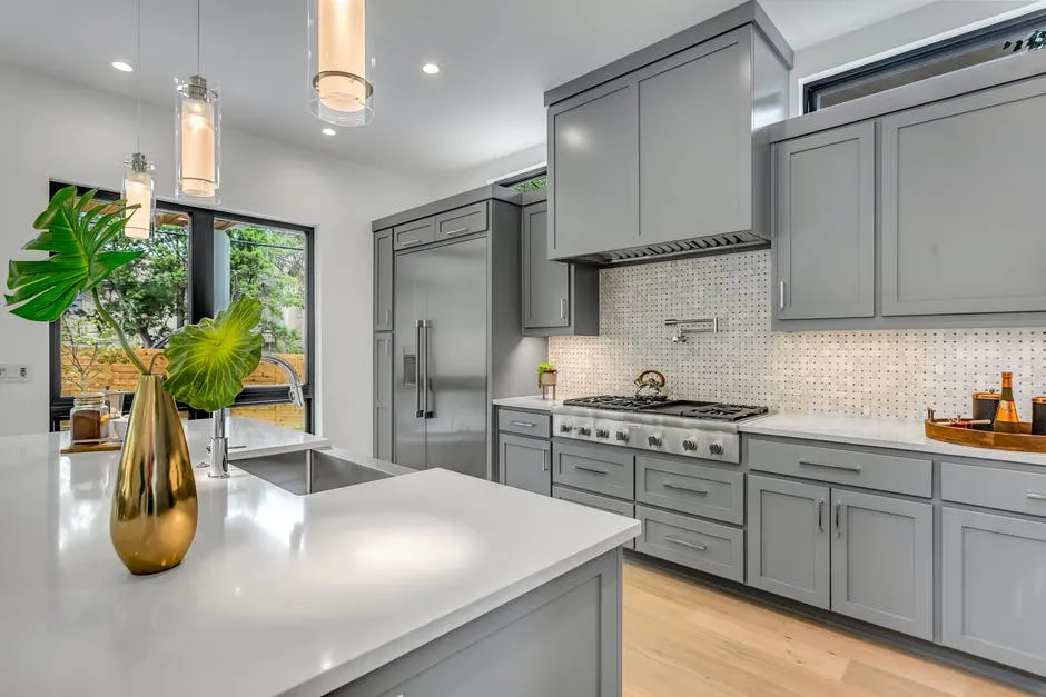 cabinet refacing vs painting