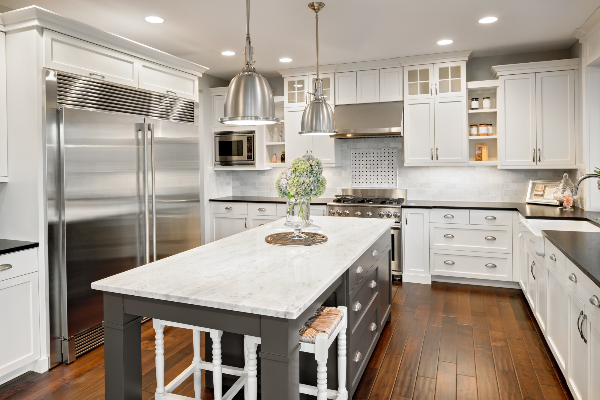 Elegance Redefined: The Art Of Cabinet Refacing For A Fresh Kitchen Look